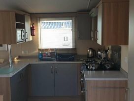 Devon Cliffs Holiday Park - Holiday Accommodation 13978 - Devon - 1185436 - thumbnail photo 8