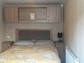 Devon Cliffs Holiday Park - Holiday Accommodation 13978 - Devon - 1185436 - thumbnail photo 11