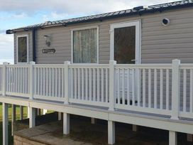 Devon Cliffs Holiday Park - Holiday Accommodation 13978 - Devon - 1185436 - thumbnail photo 17