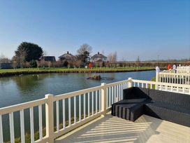 Golden Palm Resort - Holiday Accommodation 13998 - Lincolnshire - 1185439 - thumbnail photo 1