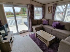 Golden Palm Resort - Holiday Accommodation 13998 - Lincolnshire - 1185439 - thumbnail photo 2