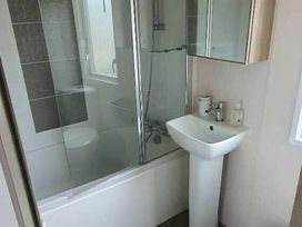 Golden Palm Resort - Holiday Accommodation 13998 - Lincolnshire - 1185439 - thumbnail photo 11