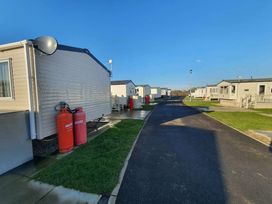 Golden Palm Resort - Holiday Accommodation 13998 - Lincolnshire - 1185439 - thumbnail photo 13