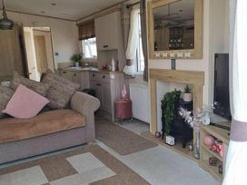 Trecco Bay - Holiday Accommodation 14004 - Somerset & Wiltshire - 1185440 - thumbnail photo 10