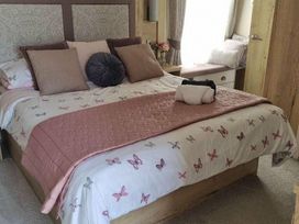 Trecco Bay - Holiday Accommodation 14004 - Somerset & Wiltshire - 1185440 - thumbnail photo 12