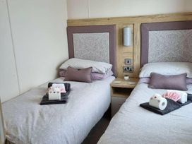 Trecco Bay - Holiday Accommodation 14004 - Somerset & Wiltshire - 1185440 - thumbnail photo 13