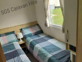Primrose Valley Holiday Park - Holiday Accommodation 14052 - North Yorkshire (incl. Whitby) - 1185451 - thumbnail photo 11