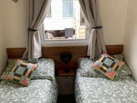 Skipsea Sands Holiday Park - Holiday Accommodation 14112 - North Yorkshire (incl. Whitby) - 1185461 - thumbnail photo 12