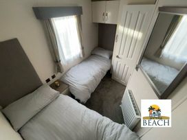 Lido Beach Holiday Park - Holiday Accommodation 14114 - North Wales - 1185462 - thumbnail photo 7