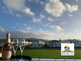Lido Beach Holiday Park - Holiday Accommodation 14114 - North Wales - 1185462 - thumbnail photo 10