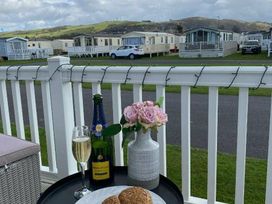 Lido Beach Holiday Park - Holiday Accommodation 14114 - North Wales - 1185462 - thumbnail photo 12