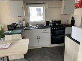 Marton Mere Holiday Village - Holiday Accommodation 14123 - Lake District - 1185464 - thumbnail photo 2