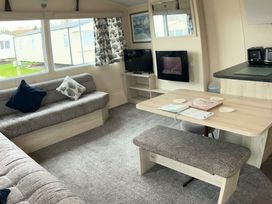 Marton Mere Holiday Village - Holiday Accommodation 14123 - Lake District - 1185464 - thumbnail photo 10