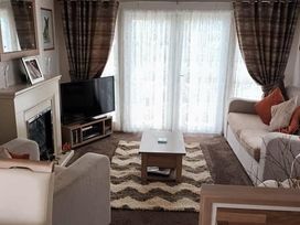 Trecco Bay - Holiday Accommodation 14125 - Somerset & Wiltshire - 1185465 - thumbnail photo 2