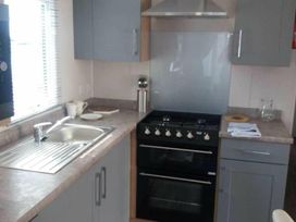 Cayton Bay Caravan Park - Holiday Accommodation 14129 - North Yorkshire (incl. Whitby) - 1185466 - thumbnail photo 3