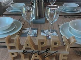 Cayton Bay Caravan Park - Holiday Accommodation 14129 - North Yorkshire (incl. Whitby) - 1185466 - thumbnail photo 4