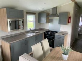 Cayton Bay Caravan Park - Holiday Accommodation 14129 - North Yorkshire (incl. Whitby) - 1185466 - thumbnail photo 11