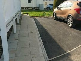 Cayton Bay Caravan Park - Holiday Accommodation 14129 - North Yorkshire (incl. Whitby) - 1185466 - thumbnail photo 15