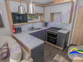 Devon Cliffs Holiday Park - Holiday Accommodation 14142 - Devon - 1185467 - thumbnail photo 4