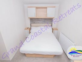 Devon Cliffs Holiday Park - Holiday Accommodation 14142 - Devon - 1185467 - thumbnail photo 12
