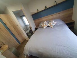 Weymouth Bay Holiday Park - Holiday Accommodation 14152 - Dorset - 1185469 - thumbnail photo 12