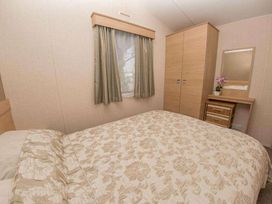 Trenance Holiday Park - Holiday Accommodation 14155 - Cornwall - 1185470 - thumbnail photo 6
