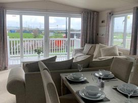 Blue Dolphin Holiday Park - Holiday Accommodation 14200 - North Yorkshire (incl. Whitby) - 1185475 - thumbnail photo 6