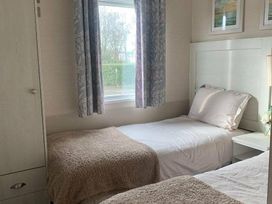 Blue Dolphin Holiday Park - Holiday Accommodation 14200 - North Yorkshire (incl. Whitby) - 1185475 - thumbnail photo 13