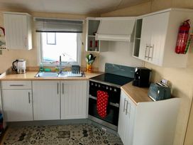 Primrose Valley Holiday Park - Holiday Accommodation 1421 - North Yorkshire (incl. Whitby) - 1185478 - thumbnail photo 2