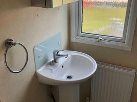 Primrose Valley Holiday Park - Holiday Accommodation 1421 - North Yorkshire (incl. Whitby) - 1185478 - thumbnail photo 9