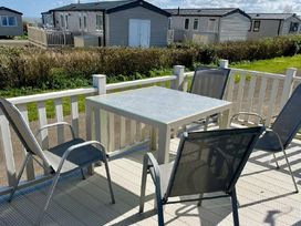 Primrose Valley Holiday Park - Holiday Accommodation 1421 - North Yorkshire (incl. Whitby) - 1185478 - thumbnail photo 12
