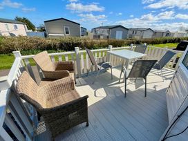 Primrose Valley Holiday Park - Holiday Accommodation 1421 - North Yorkshire (incl. Whitby) - 1185478 - thumbnail photo 14