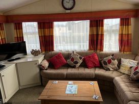 Primrose Valley Holiday Park - Holiday Accommodation 1421 - North Yorkshire (incl. Whitby) - 1185478 - thumbnail photo 15