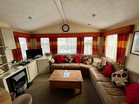 Primrose Valley Holiday Park - Holiday Accommodation 1421 - North Yorkshire (incl. Whitby) - 1185478 - thumbnail photo 16