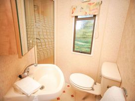 The Bungalow Camp Caravan Park - Holiday Accommodation 14215 - North Wales - 1185480 - thumbnail photo 4