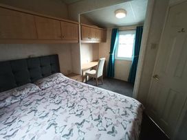 The Bungalow Camp Caravan Park - Holiday Accommodation 14216 - North Wales - 1185481 - thumbnail photo 4