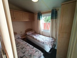 The Bungalow Camp Caravan Park - Holiday Accommodation 14216 - North Wales - 1185481 - thumbnail photo 5