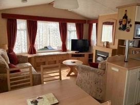 Kingfisher Caravan Park - Holiday Accommodation 1422 - Lincolnshire - 1185484 - thumbnail photo 2