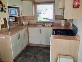Kingfisher Caravan Park - Holiday Accommodation 1422 - Lincolnshire - 1185484 - thumbnail photo 4