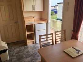 Kingfisher Caravan Park - Holiday Accommodation 1422 - Lincolnshire - 1185484 - thumbnail photo 5