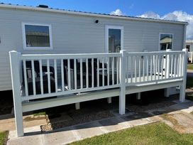 Golden Sands - Holiday Accommodation 14231 - Lincolnshire - 1185488 - thumbnail photo 6