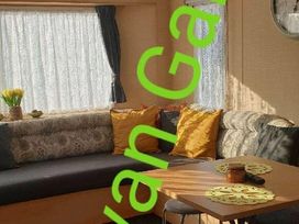 Lyons Winkups and Primrose - Holiday Accommodation 14280 - North Wales - 1185497 - thumbnail photo 4