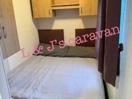 Lyons Winkups and Primrose - Holiday Accommodation 14301 - North Wales - 1185503 - thumbnail photo 5