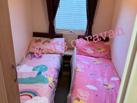 Lyons Winkups and Primrose - Holiday Accommodation 14301 - North Wales - 1185503 - thumbnail photo 6