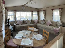 Trecco Bay - Holiday Accommodation 14311 - Somerset & Wiltshire - 1185505 - thumbnail photo 2