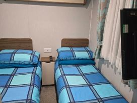 Church Farm Holiday Village - Holiday Accommodation 14373 - Hampshire - 1185513 - thumbnail photo 3