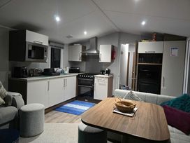 Church Farm Holiday Village - Holiday Accommodation 14373 - Hampshire - 1185513 - thumbnail photo 5