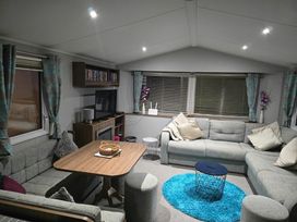 Church Farm Holiday Village - Holiday Accommodation 14373 - Hampshire - 1185513 - thumbnail photo 6