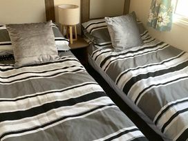 Unity Holiday Resort - Holiday Accommodation 14383 - Somerset & Wiltshire - 1185515 - thumbnail photo 11