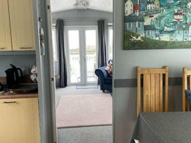 Devon Cliffs Holiday Park - Holiday Accommodation 1441 - Devon - 1185522 - thumbnail photo 3
